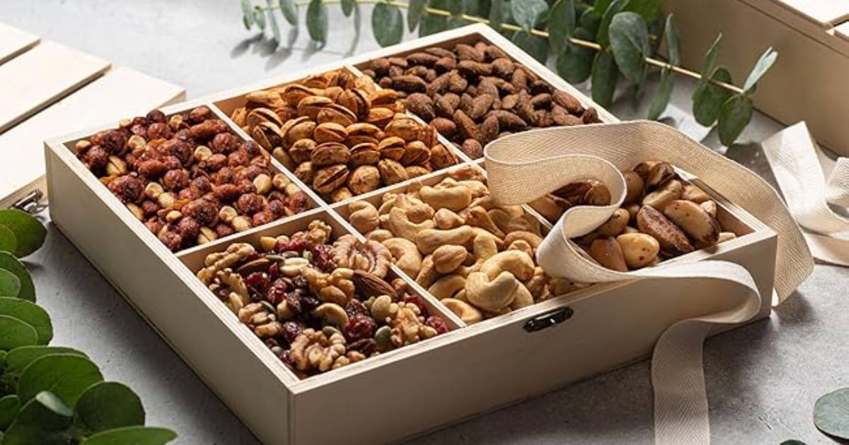 جعبه پذیرایی چوبی با شکلات یا آجیل هدایای سازمانی روز جهانی زن